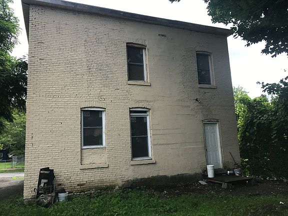 4th image of 1106 Seymour Ave