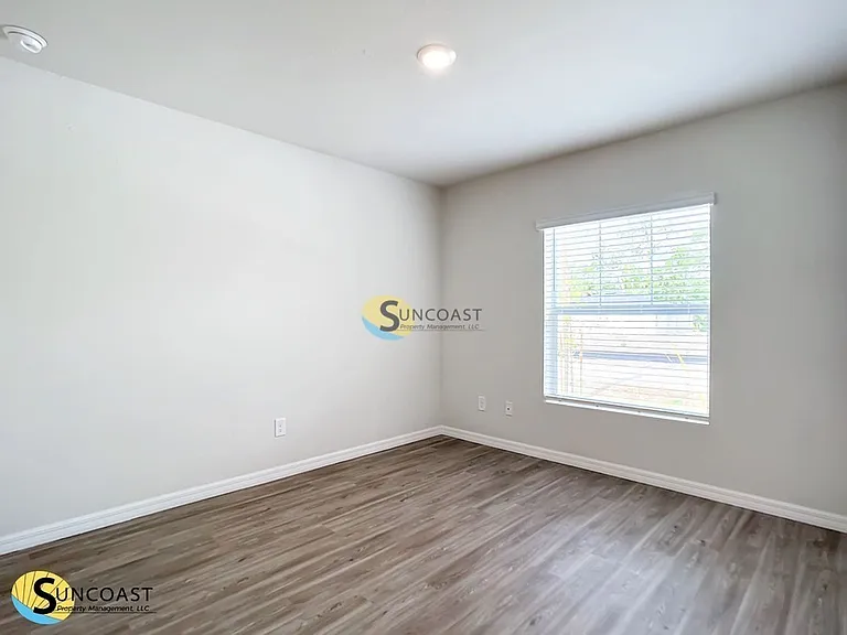 10476 Pendleton Ave — Photo 14