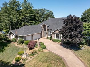 719 High Point Dr, Lake Saint Louis, MO 63367