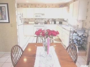 4 Horizon Ct, Huntington, NY 11743