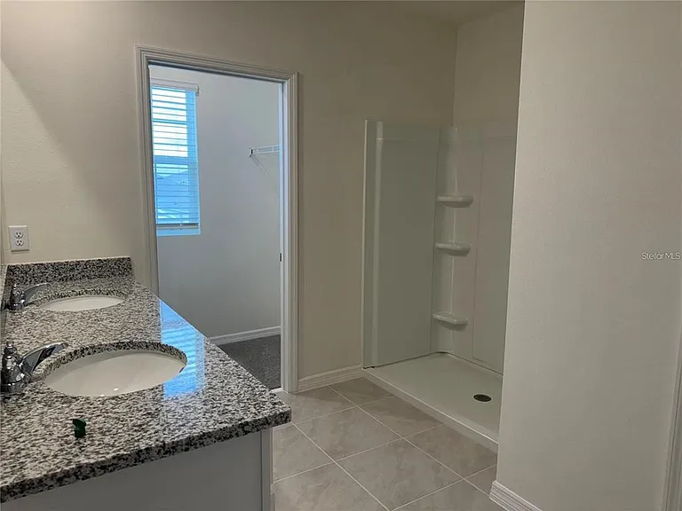2572 Tulip Dr — Photo 12