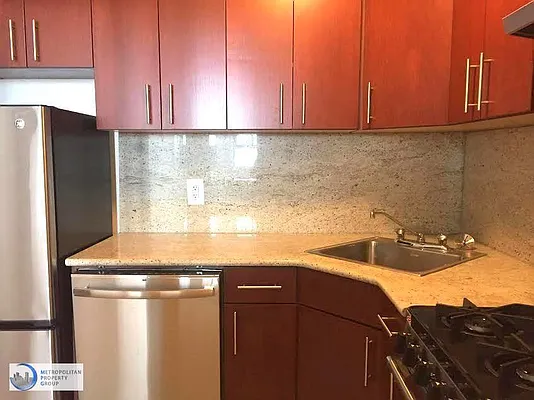 Rented by Metropolitan Property Group | media 17