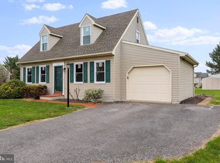 521 Woodstock Rd, Chambersburg, PA 17201