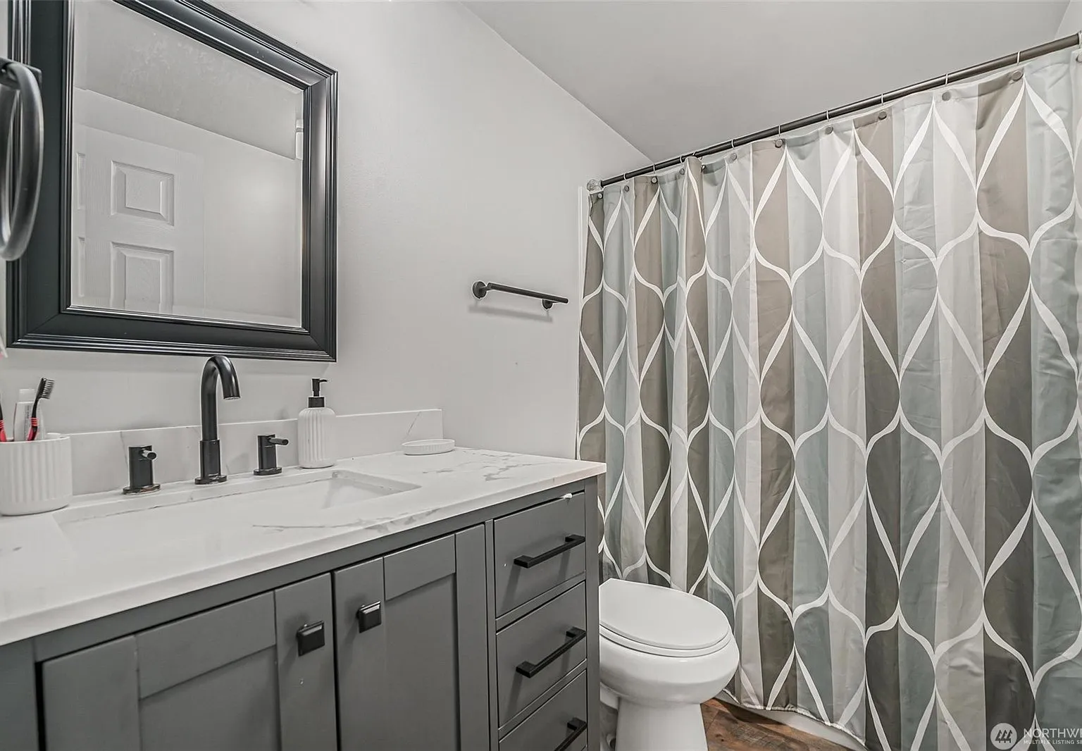 3 bed, 1435 sqft, $2,800 — Photo 4