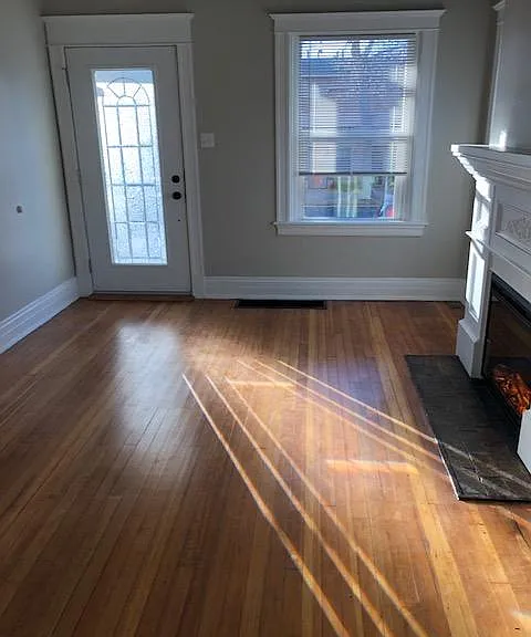 588 S Pearl St — Photo 4