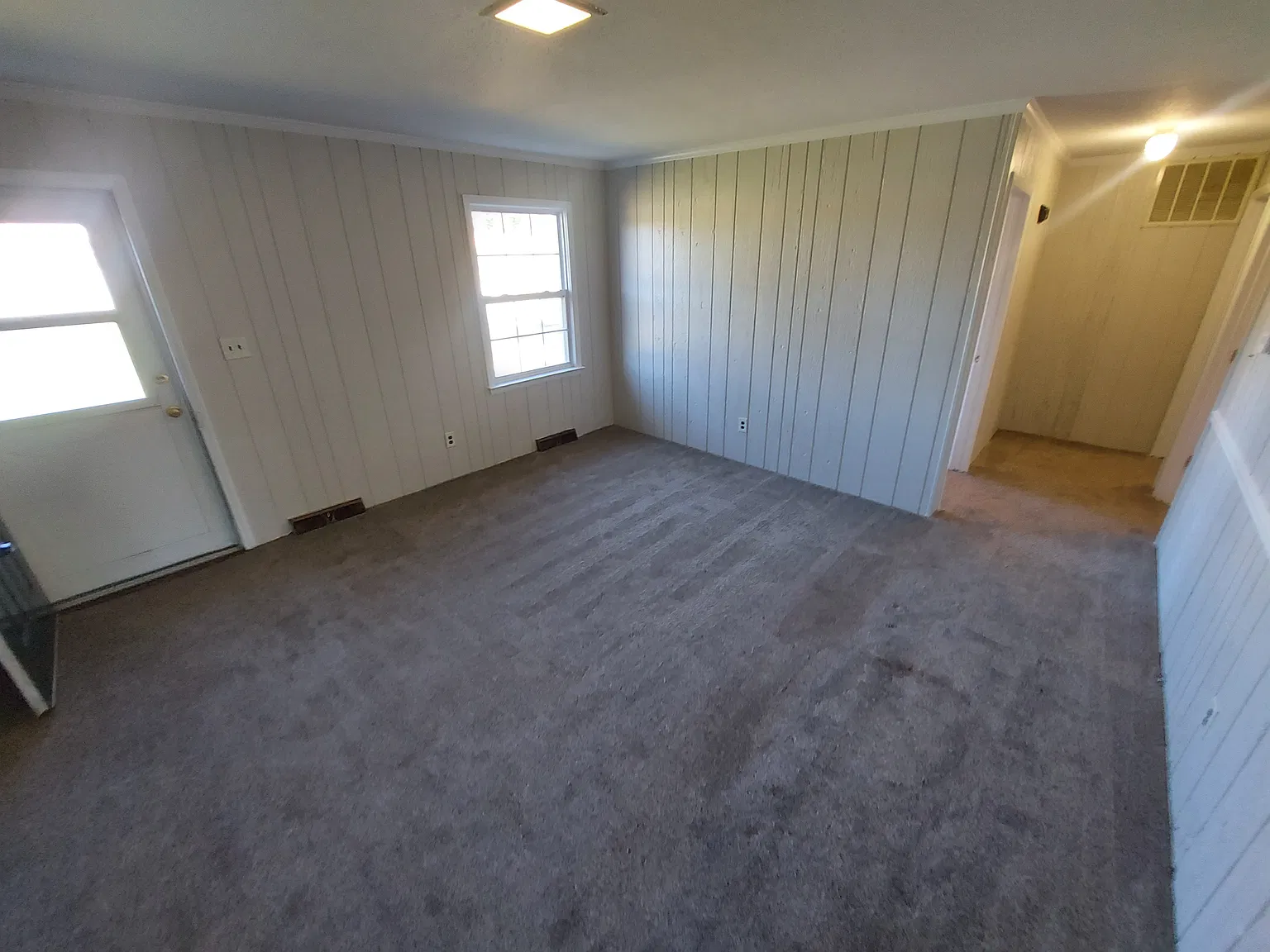 2 bed, 10 sqft, $1,000 — Photo 3