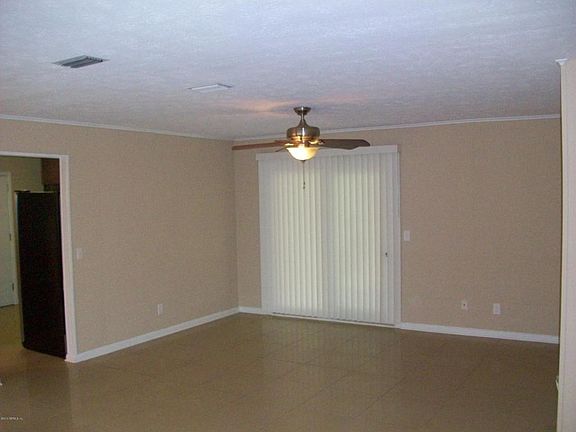 1262 Arbor Circle 002