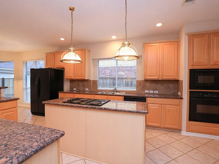 17222 Leeside Dr — Photo 16