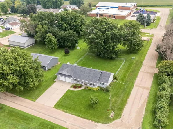 410 S 3rd St, Beaver Creek, MN 56116