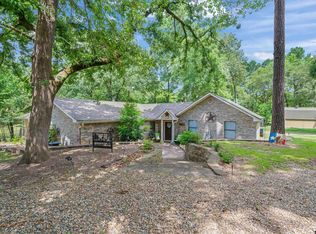 120 Rainbow Cv, Holly Lake Ranch, TX 75765
