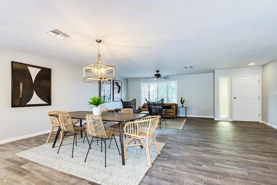 Building Photo - 2218 E Cactus Wren Dr