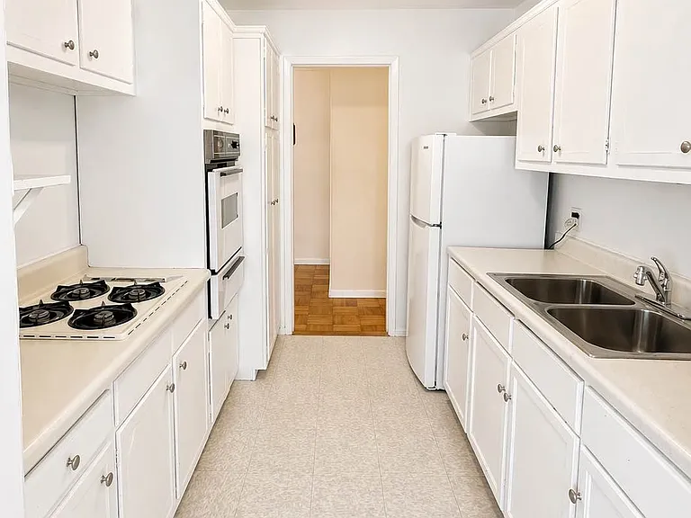 1401 Ocean Ave #1K — Photo 8
