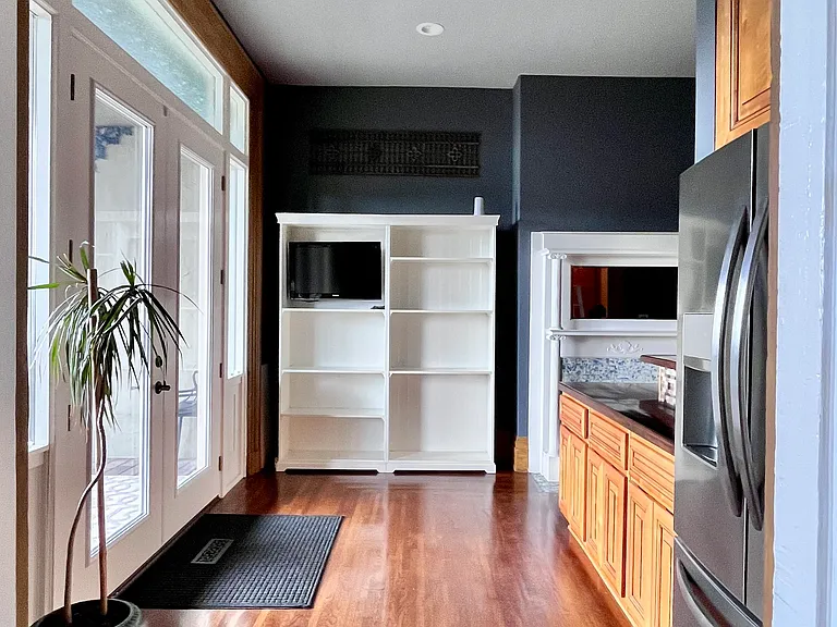 537 Milton St #1 — Photo 8