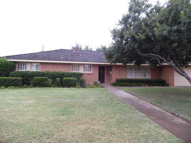 1st image of 1601 W Pine Ave