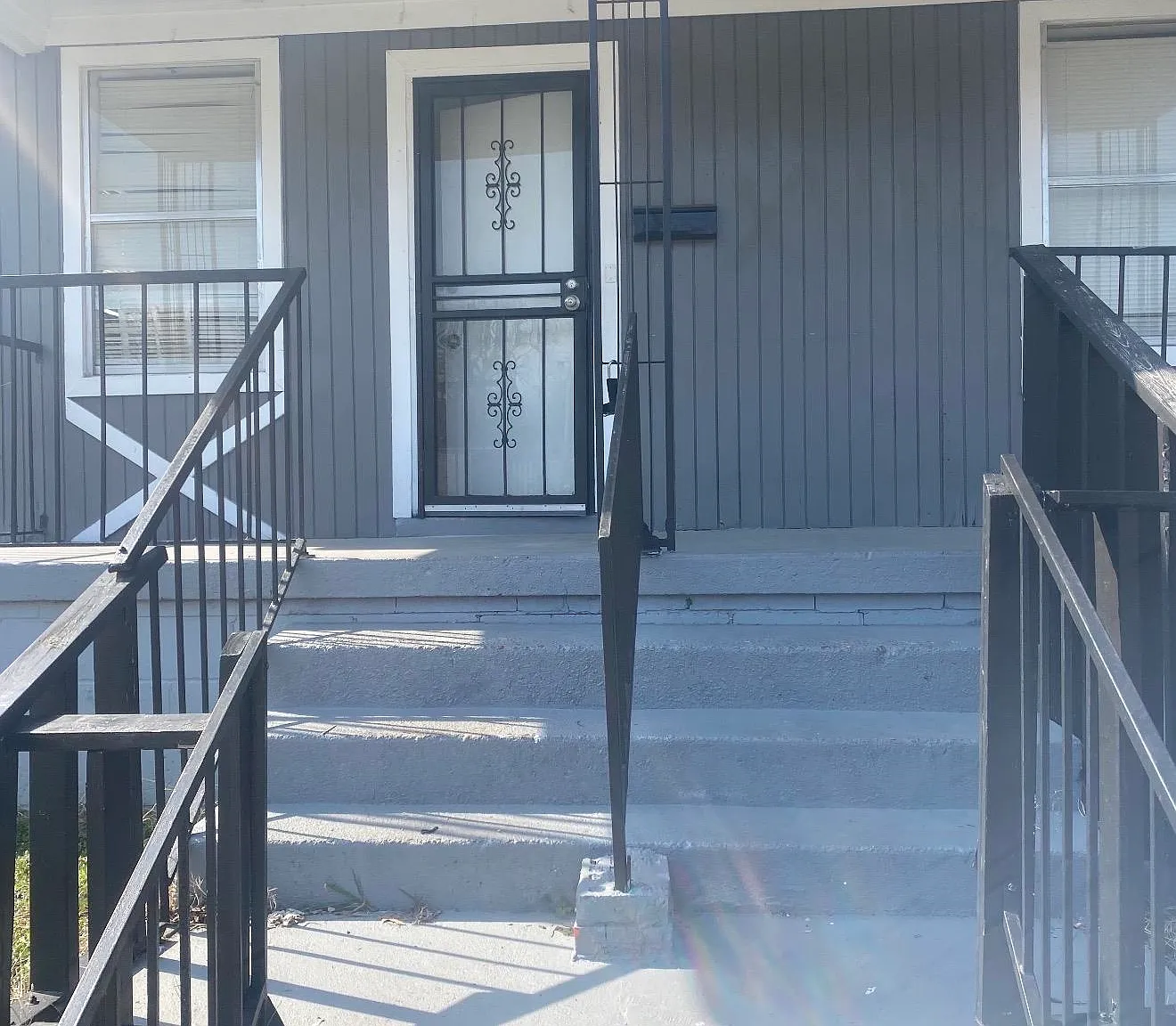 3 bed, 2.0 bath, 1008 sqft, $1,200 — Photo 1