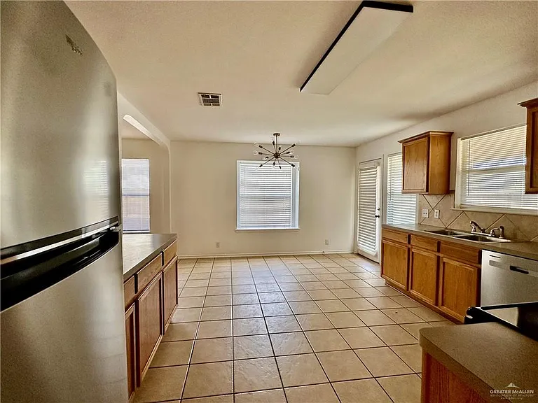3304 San Fabian St — Photo 9