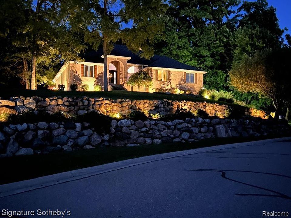 1st image of 933 Annie Lang Dr
