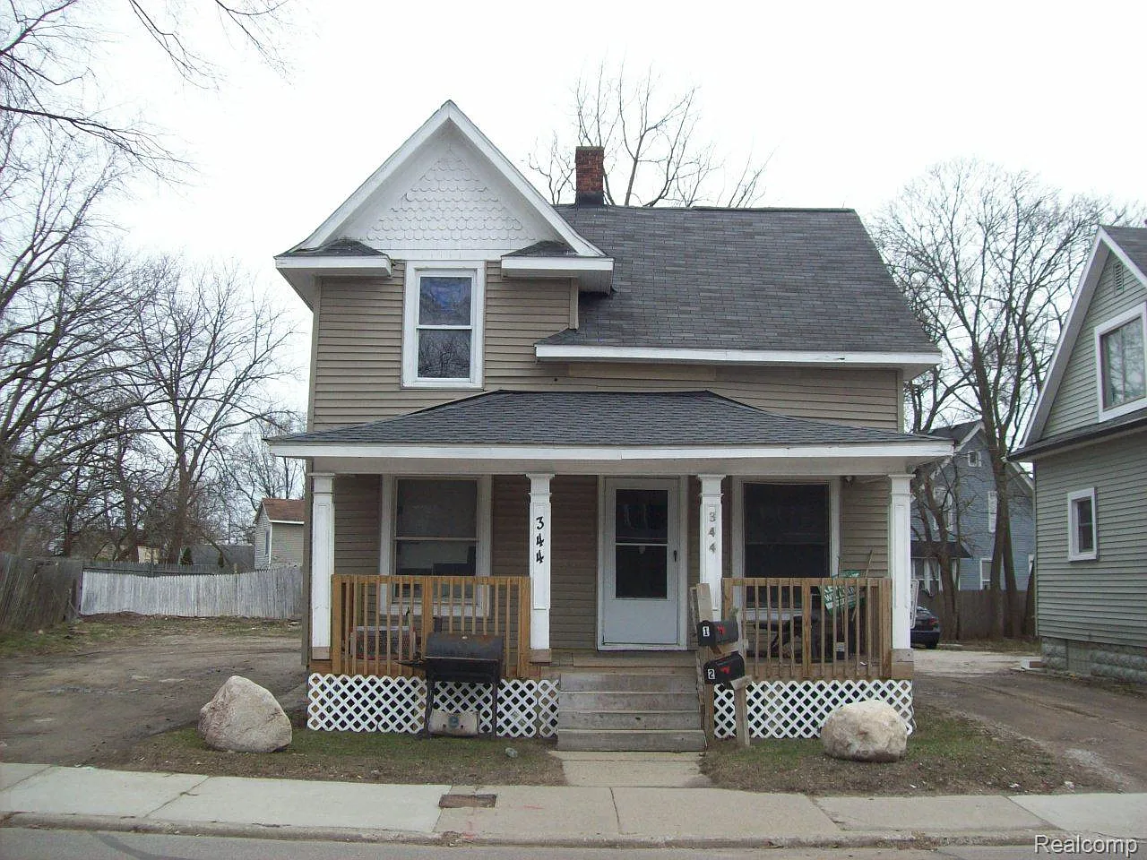 344 N Perry St photo 1