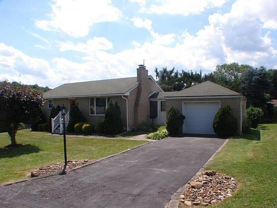 1st image of 4009 Briarwood Dr