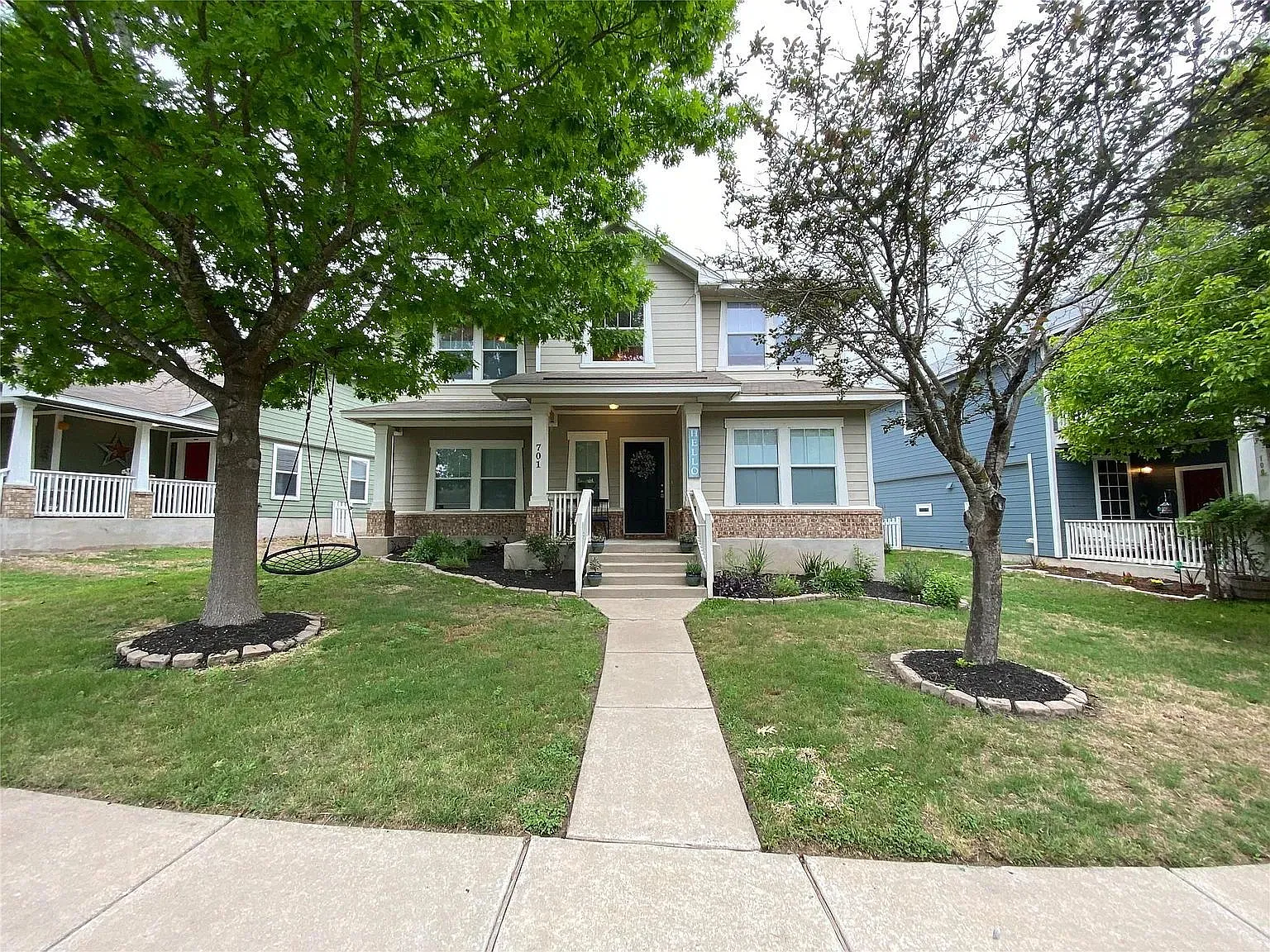 3 bed, 2.5 bath, 2091 sqft, $2,000 — Photo 1