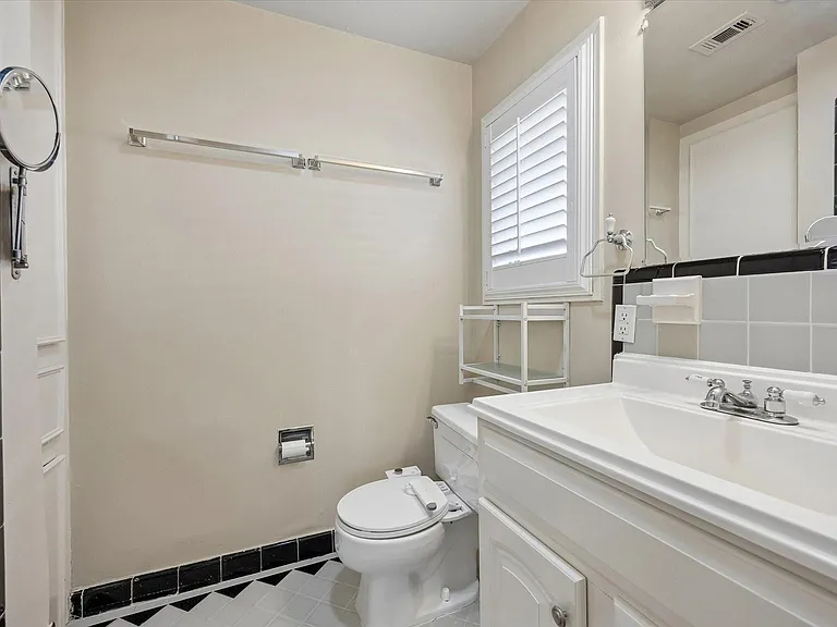 5305 Judalon Ln — Photo 10