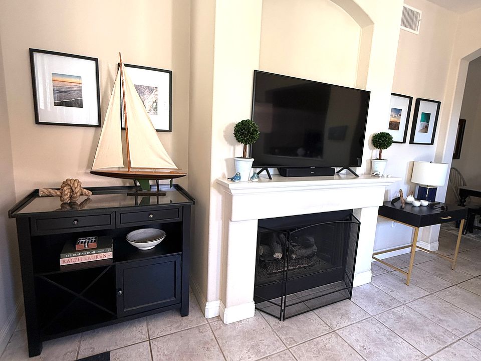 Working fireplace. Cover included. Furniture not included.