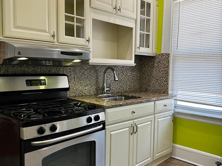 415 W Elm St #5 — Photo 11