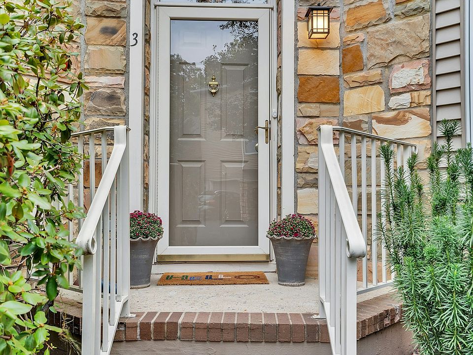 1st image of 3 Clarken Dr