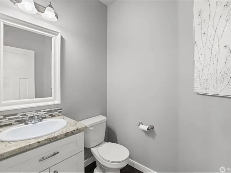10713 Palisades St SE — Photo 8