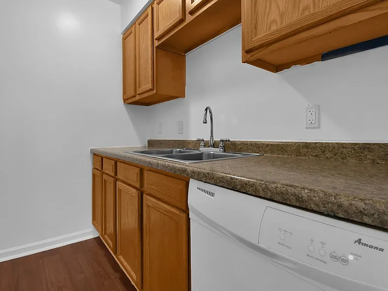 Greentree Apartments — Photo 21