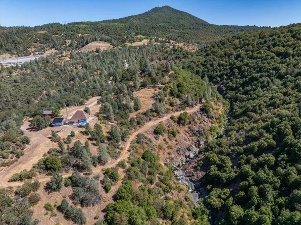 17038 Centrum Ln, Round Mountain, CA 96084