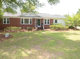 1135 Fairlawn Dr, Camden, SC 29020