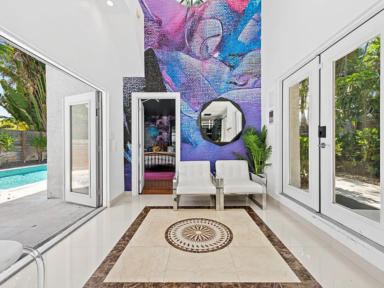 625 NE 15th Ave — Photo 4