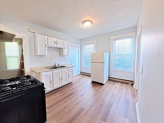 2nd image of 306 Prospect St #3