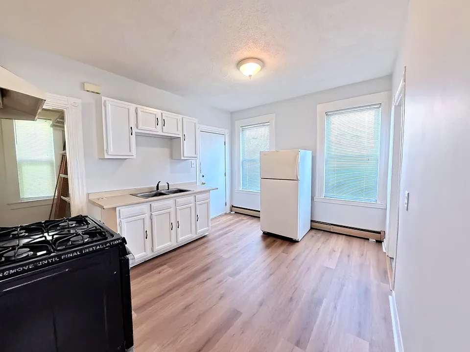 306 Prospect St #3
