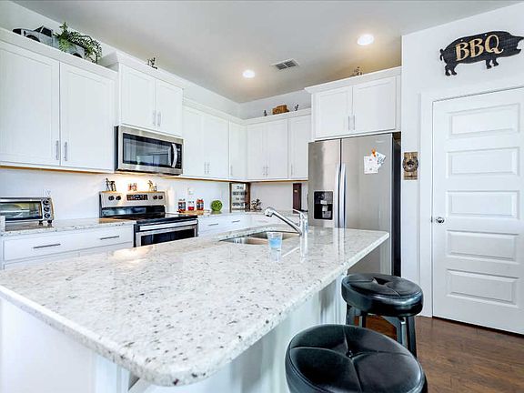 4th image of 780 Cottage Park Dr