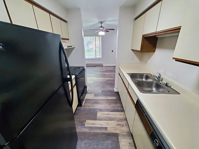 Orchard Village Apartments — Photo 6