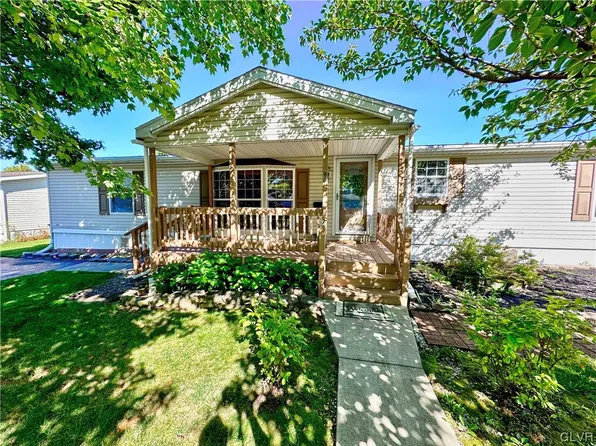 4180 Heritage Ln, Walnutport, PA 18088