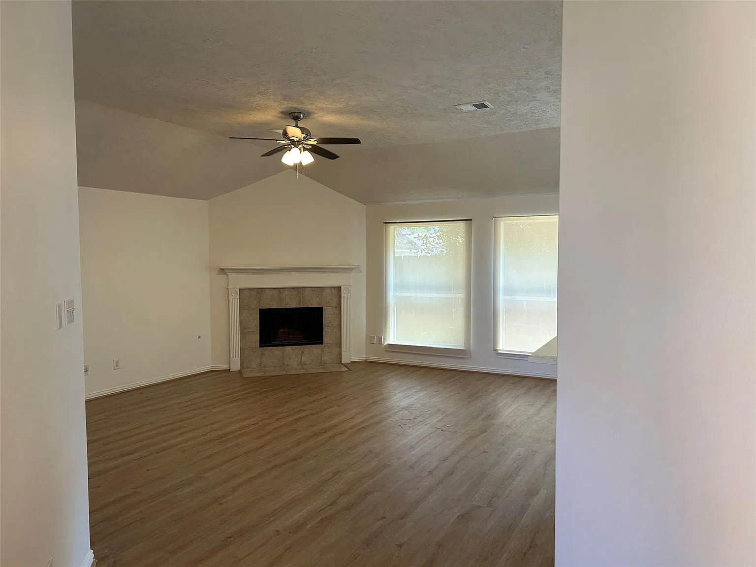 3 bed, 2.0 bath, $2,175 — Photo 4