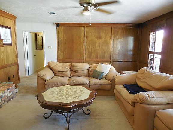 4th image of 4019 Green Valley Dr