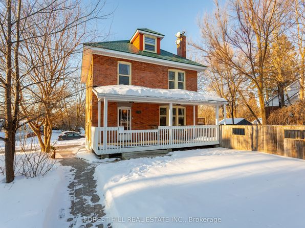 24 Penetang St, Barrie, ON L4M 1V6