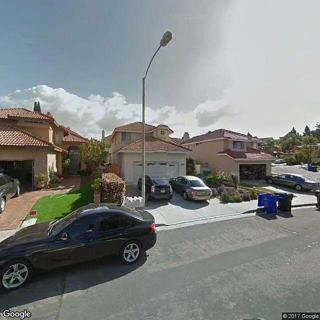 612 Chaplin St SE photo 1
