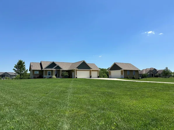 4726 Cherrywood Ln, Winterset, IA 50273