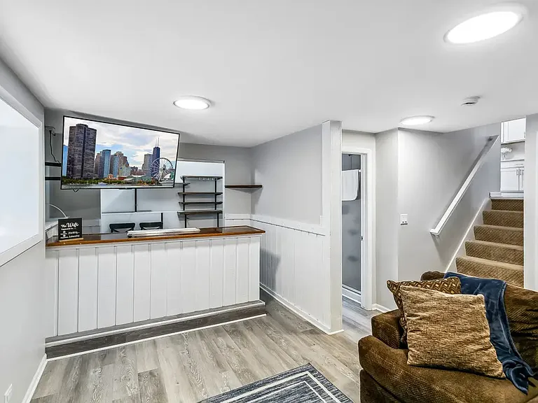 251 Harding Ave — Photo 10