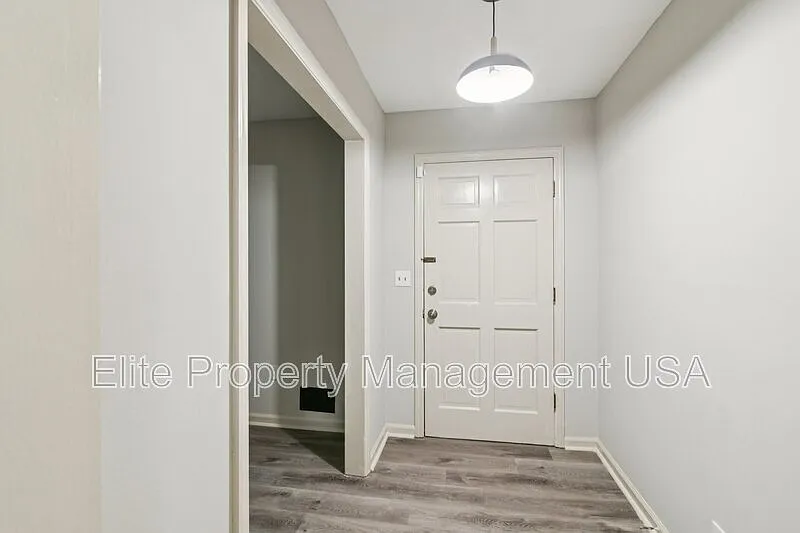 3 bed, 2.0 bath, 1517 sqft, $1,740 — Photo 3