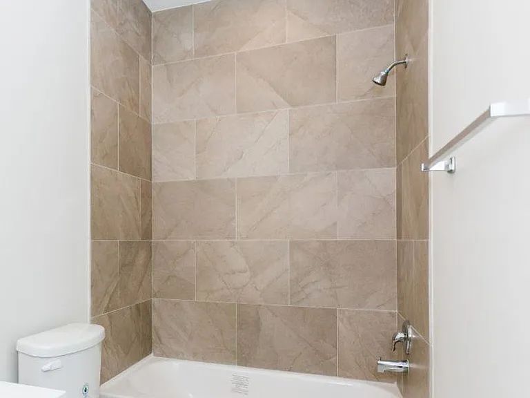 2209 S 6th St — Photo 13