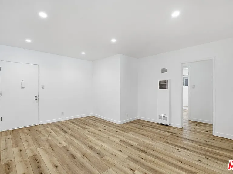 4916 Hazeltine Ave #2 — Photo 3