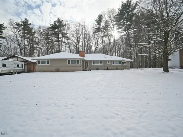 85 Lake Shore Dr, Youngstown, OH 44511
