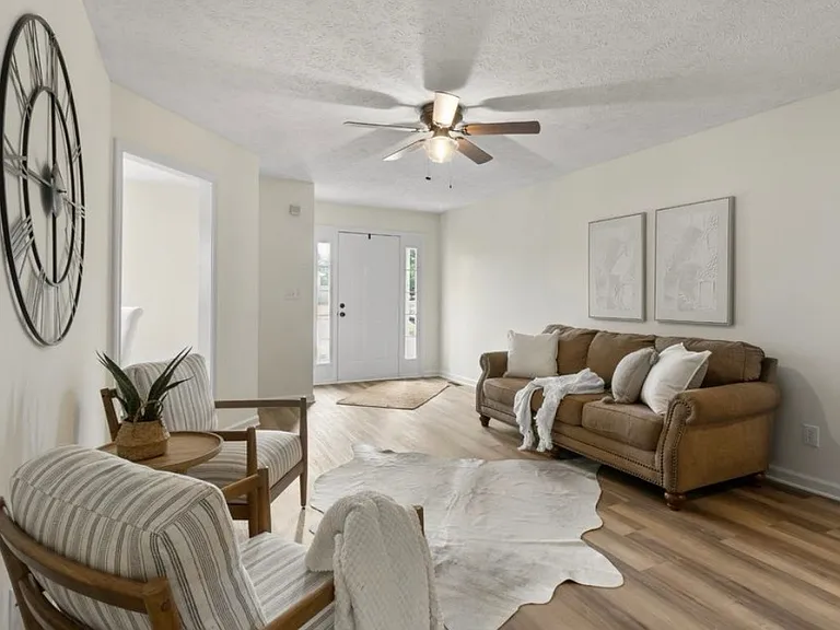2424 Calico Ct — Photo 9