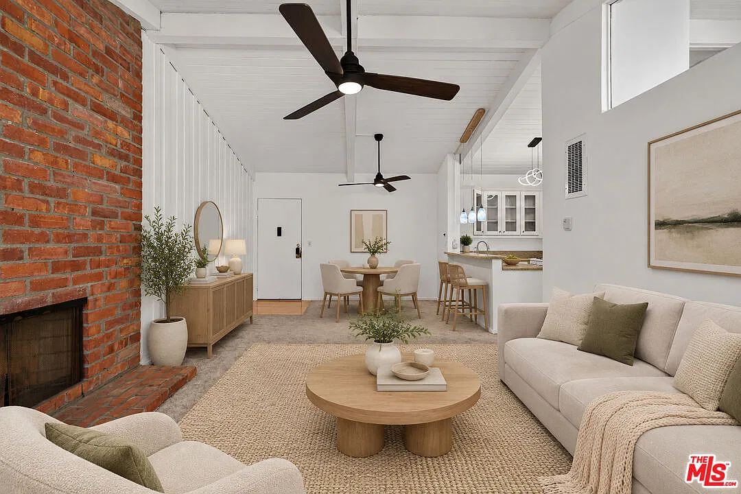 2 bed, 2.0 bath, 885 sqft, $3,395 — Photo 1
